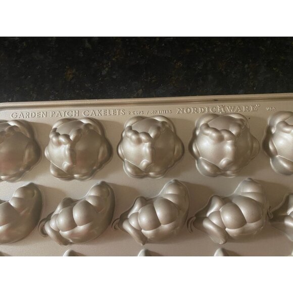 Nordic Ware "Garden Patch Cakelets" Baking Mold- Carrots, Peas, Radishes - Picture 9 of 9